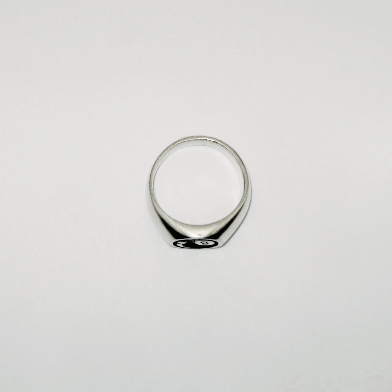 LUCKY 8 - SIGNET RING
