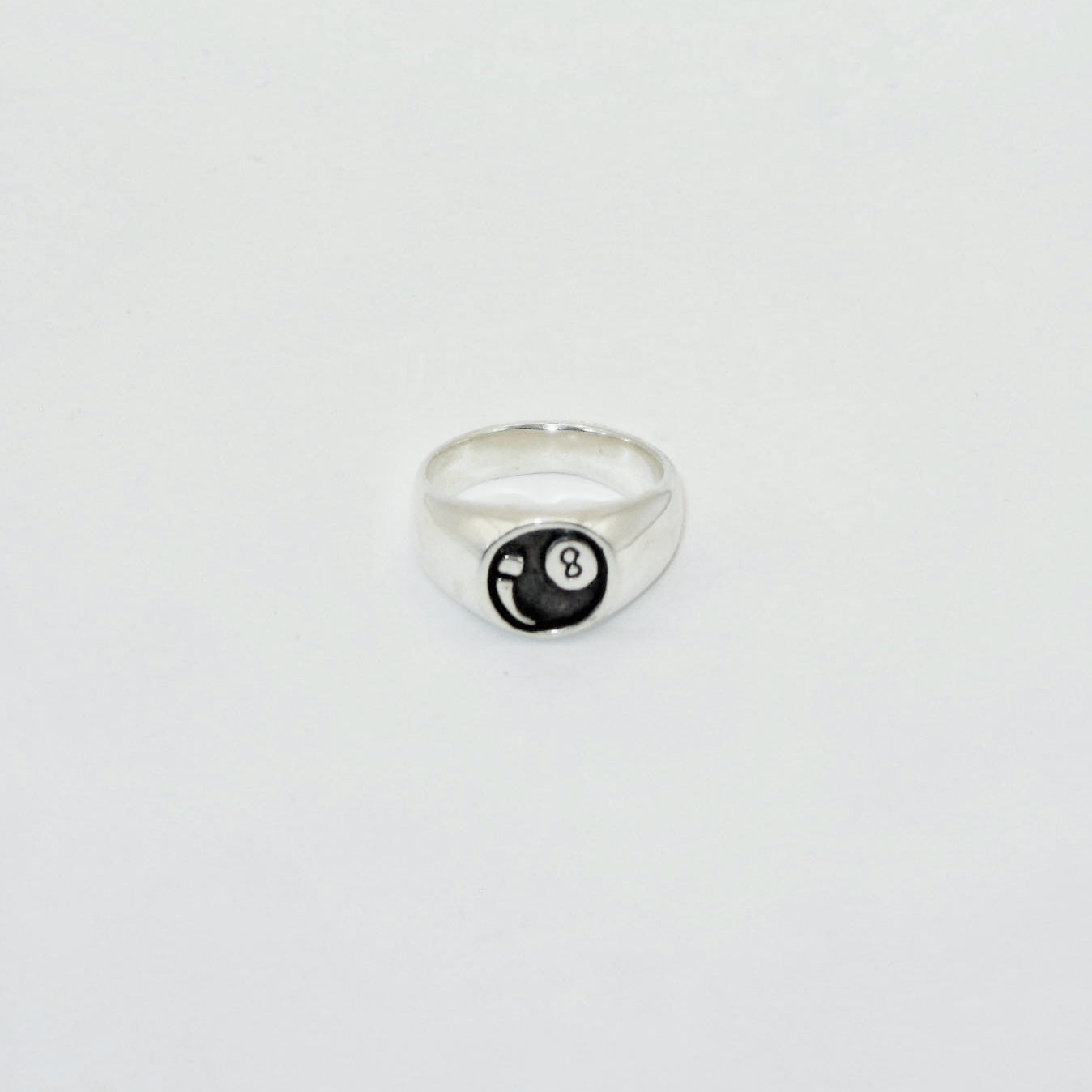LUCKY 8 - SIGNET RING