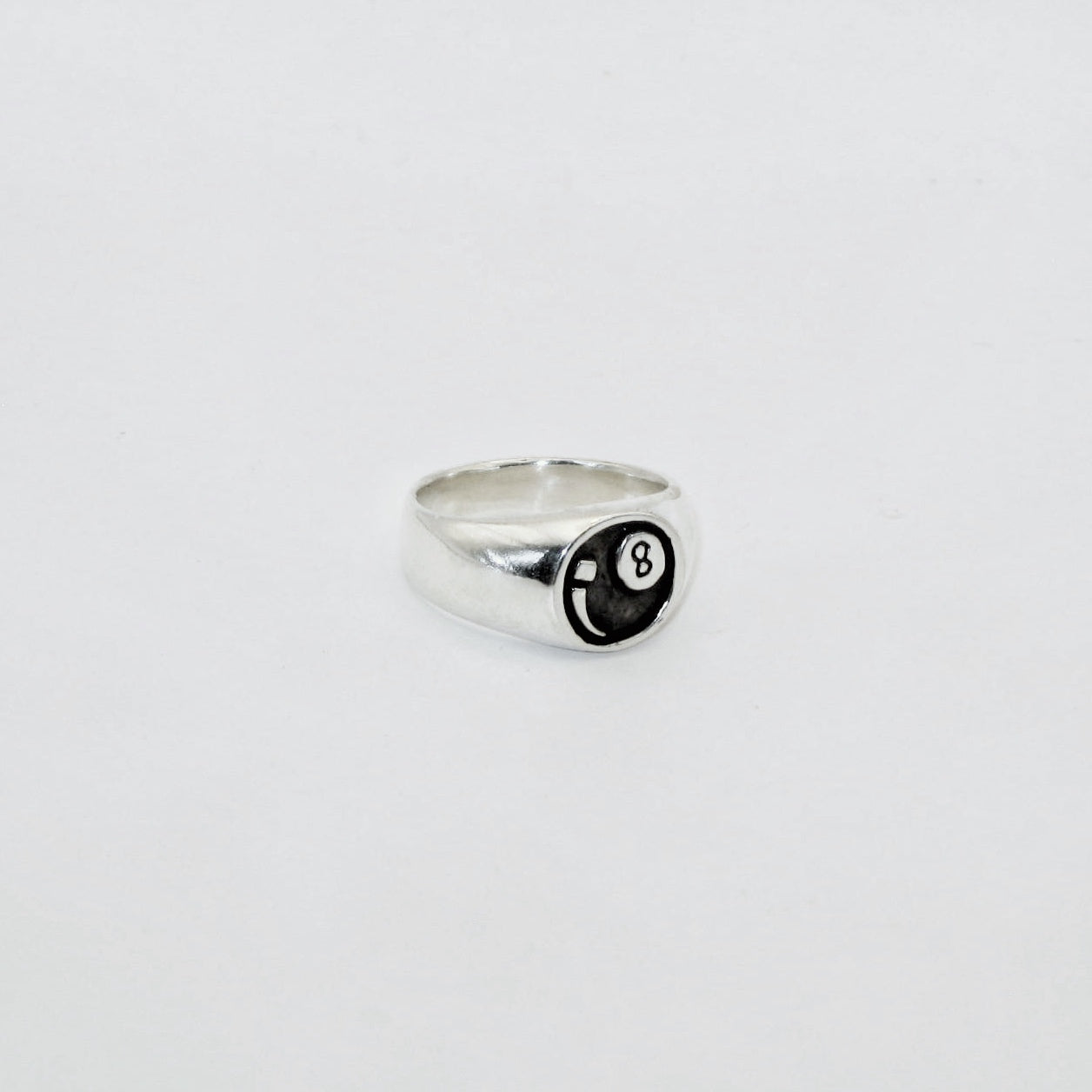 LUCKY 8 - SIGNET RING