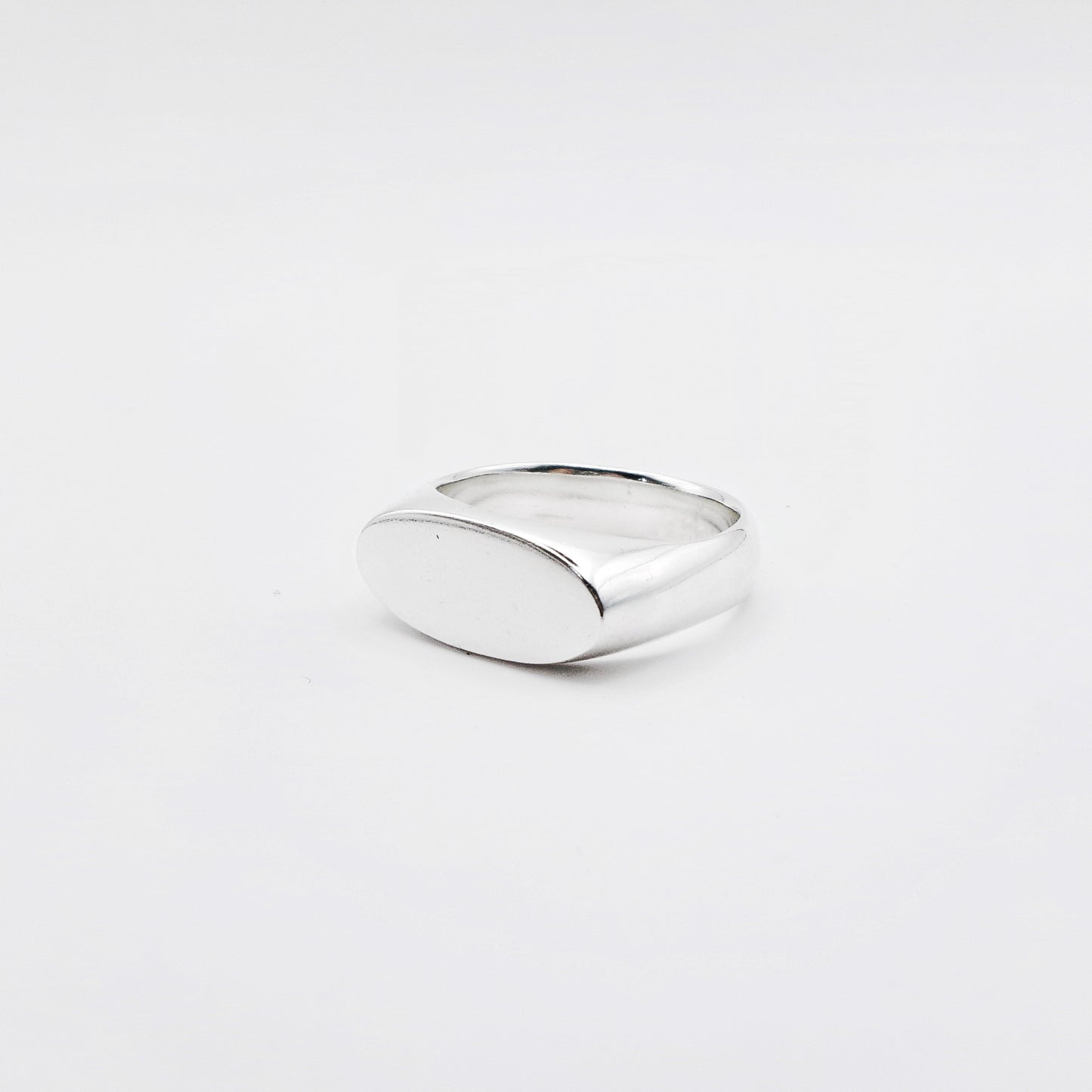 Percy oval signet ring