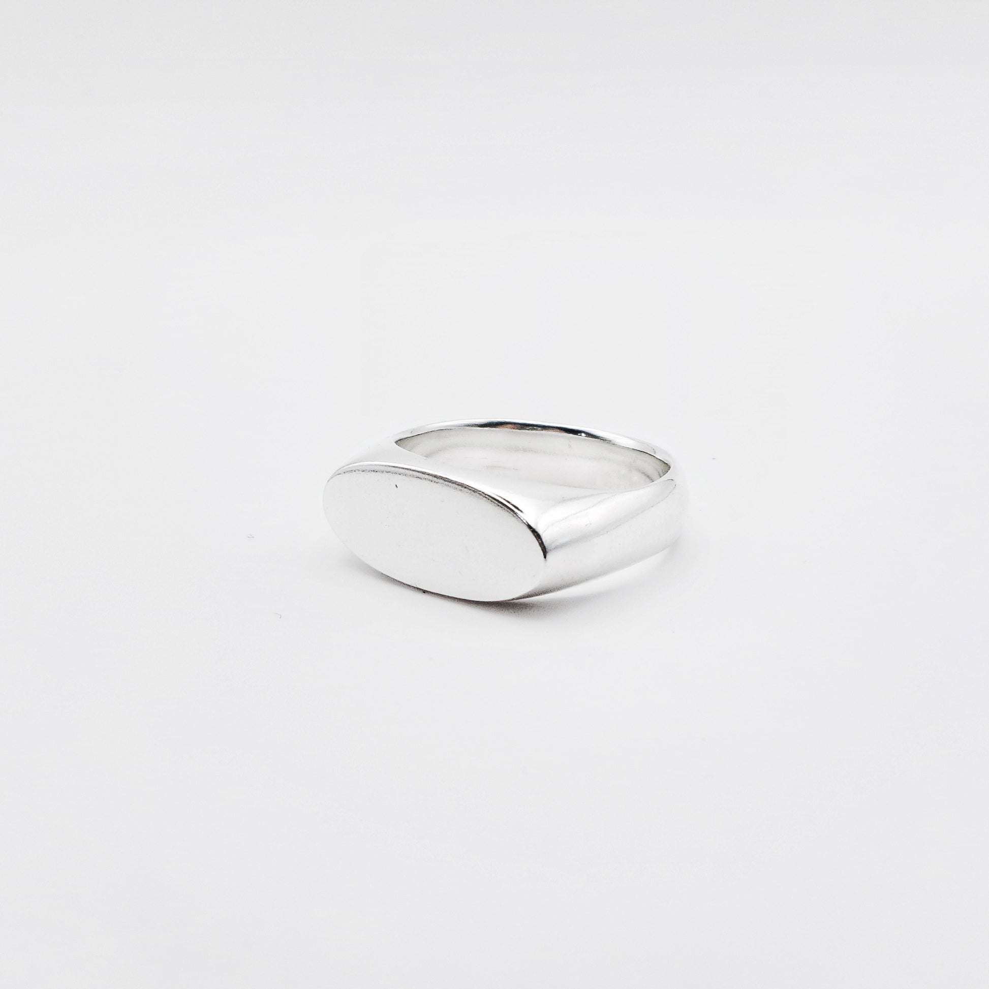 Percy oval signet ring